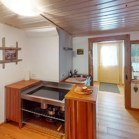 Apartment Uriges Im Gruenen Grunenbach
