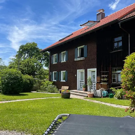 Uriges Im Gruenen